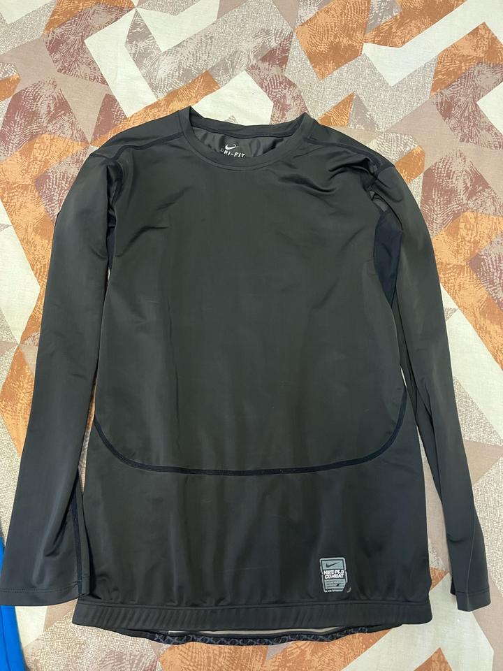 Спортивный лонгслив Nike Pro Combat