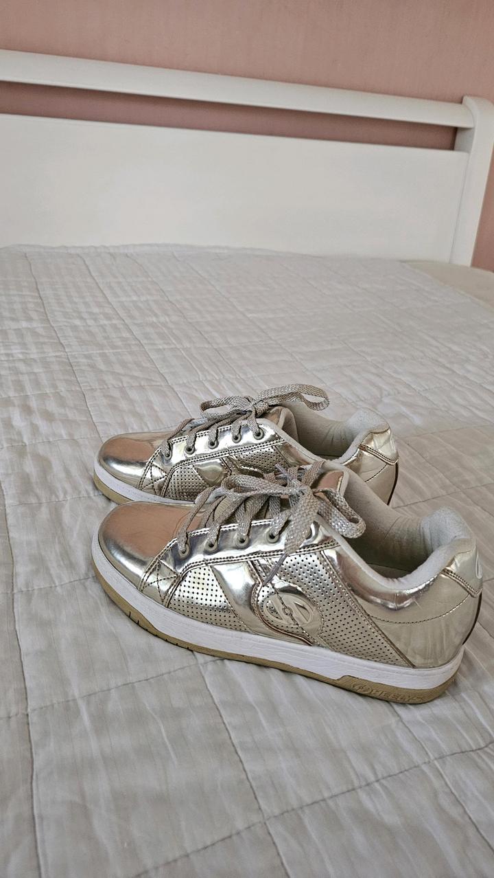 Heelys Кроссовки на колёсах