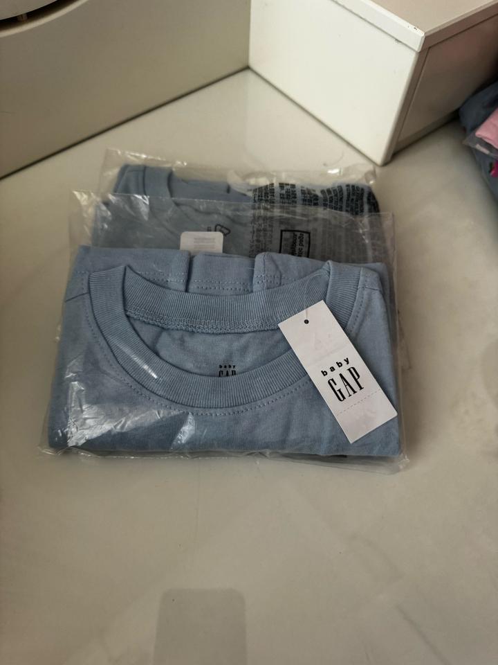 Футболка GAP