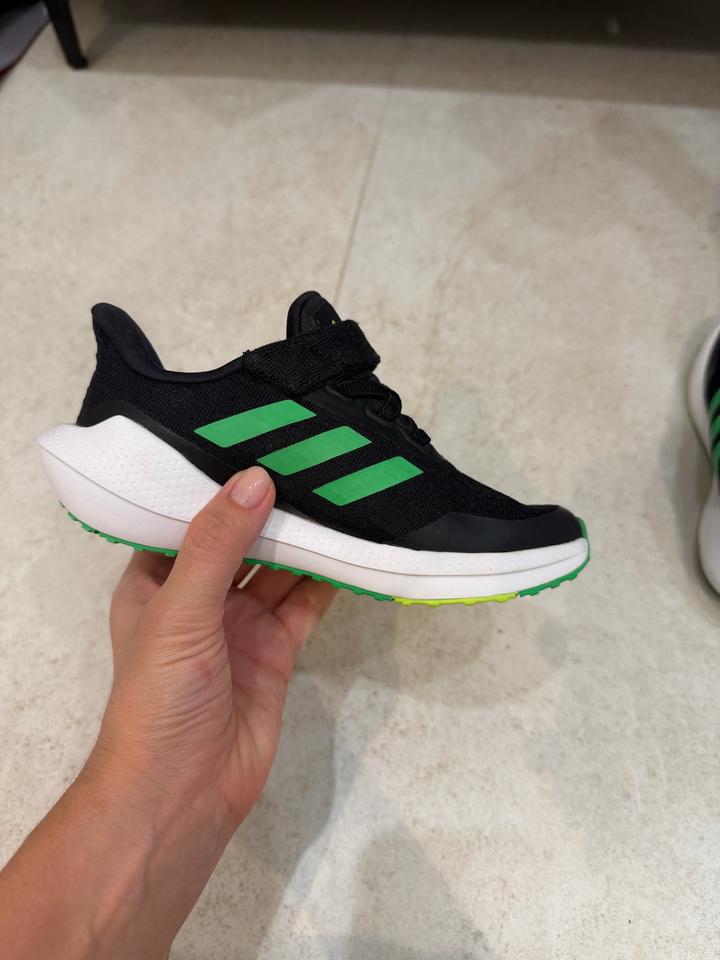Кроссовки adidas