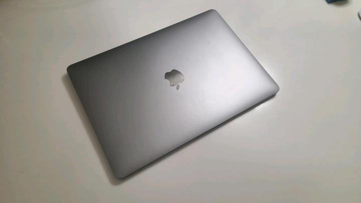 Apple MacBook Air 13 M1 / 8GB / 256GB / Space Gray