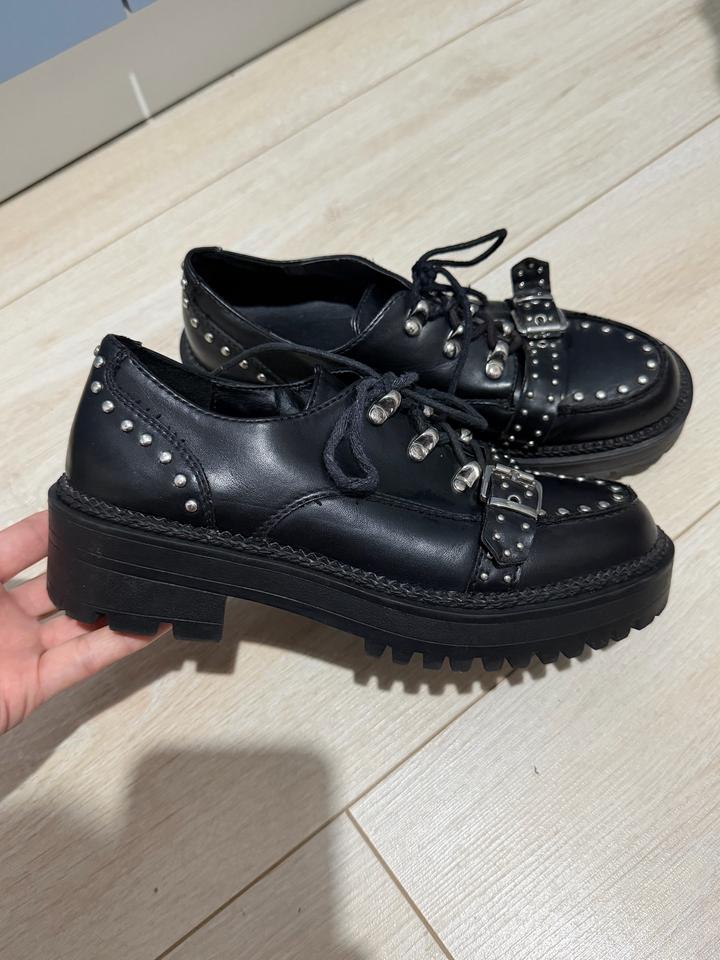Zara Ботинки на платформе с заклепками