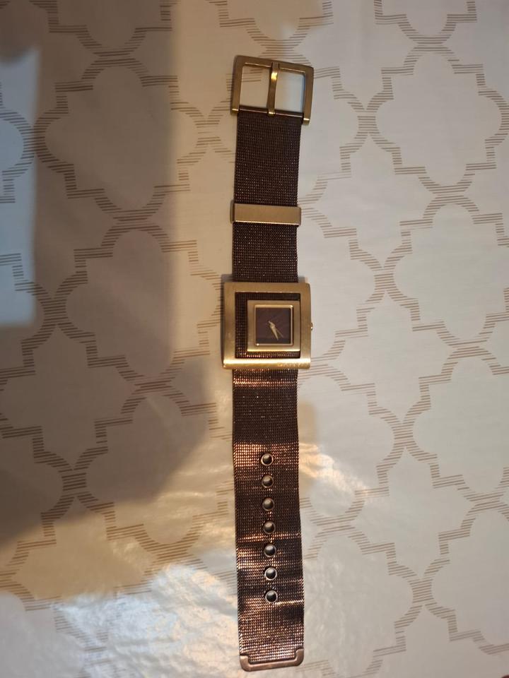Женские часы DKNY