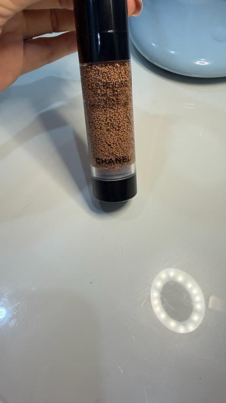CHANEL Les Beiges Touche de Teint Water-Fresh Complexion Touch