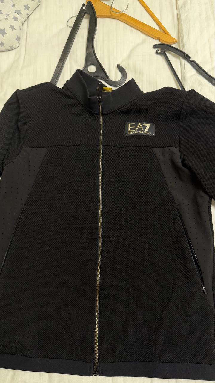 Спортивный костюм EA7