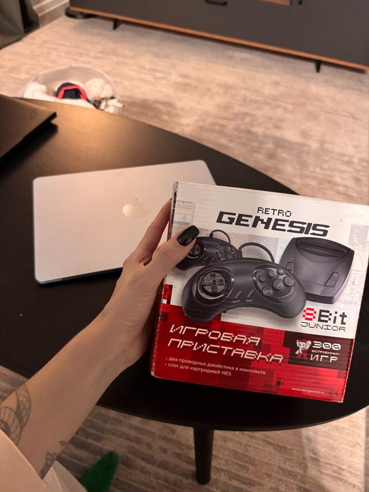 Игровая приставка Genesis  Новая в упаковке