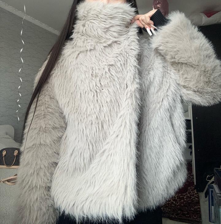 Шуба из искусственного меха