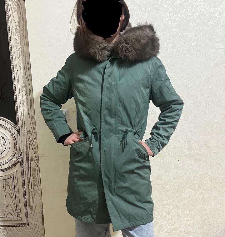 Парка с меховым капюшоном