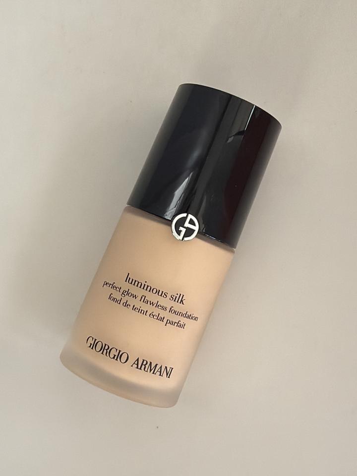 Тональный крем Giorgio Armani Luminous Silk Foundation 03