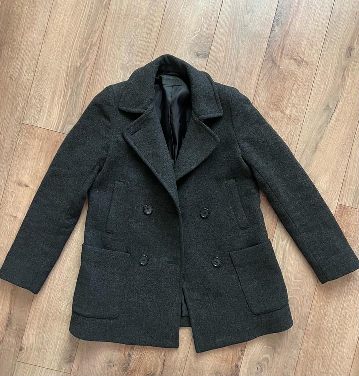 Темно-серое пальто Uniqlo