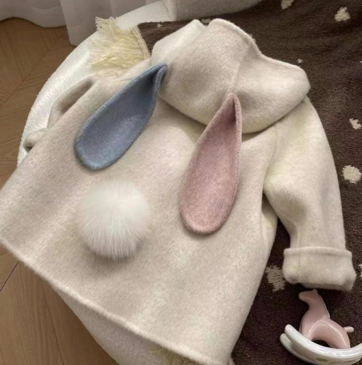 Пальто с ушками зайчика