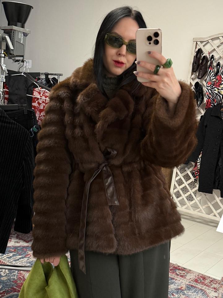 Шуба из искусственного меха