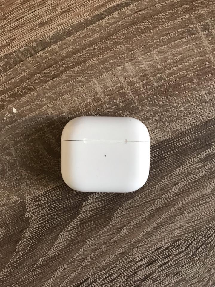 Apple Наушники AirPods