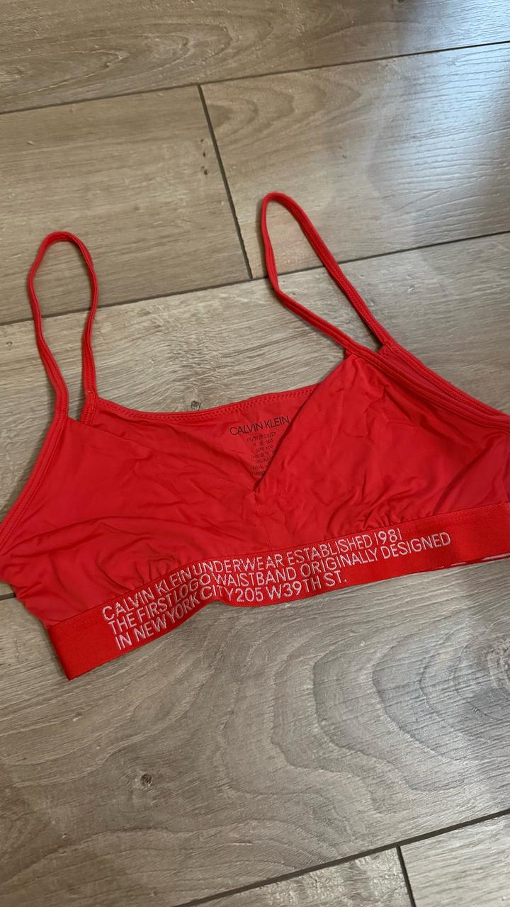 Топ Calvin Klein