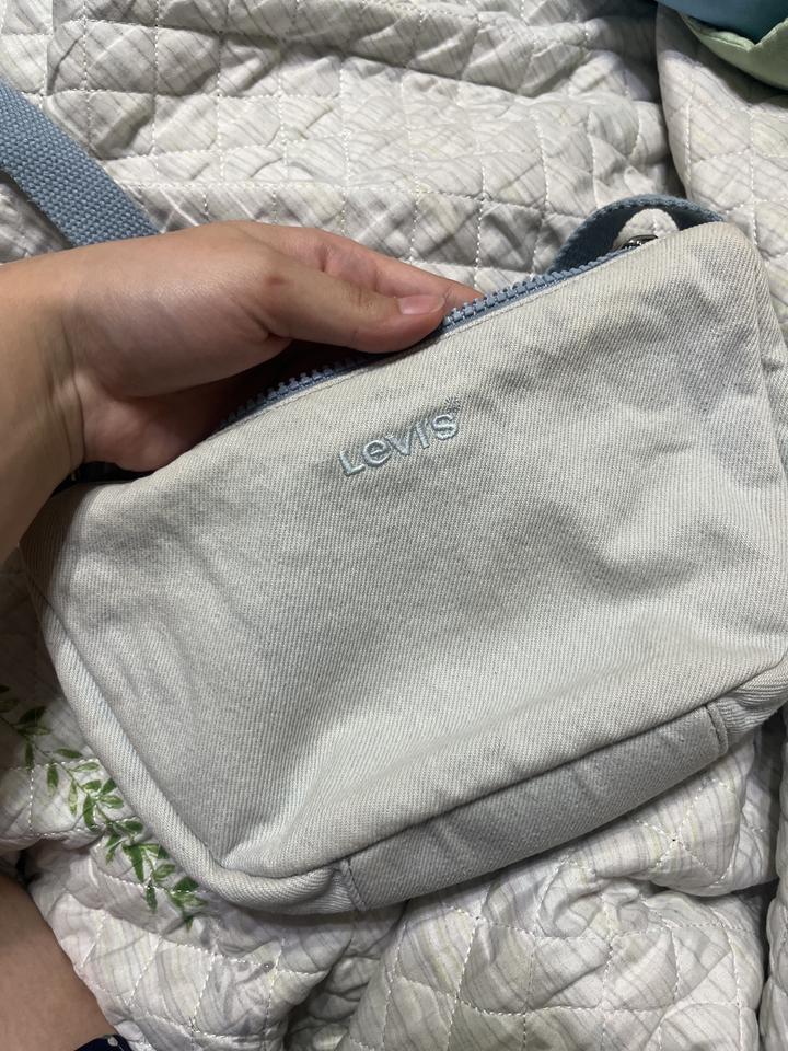 Сумка Levi's через плечо