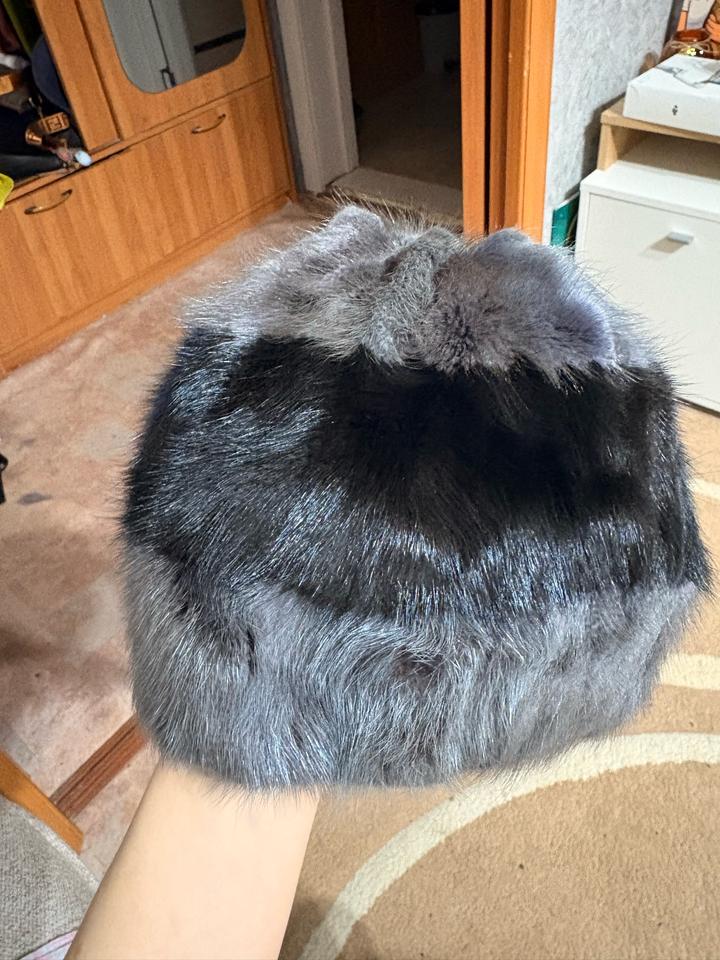 Женская меховая шапка
