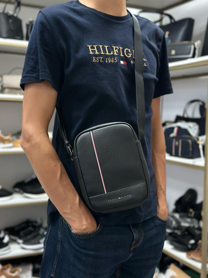 Сумка-мессенджер Tommy Hilfiger