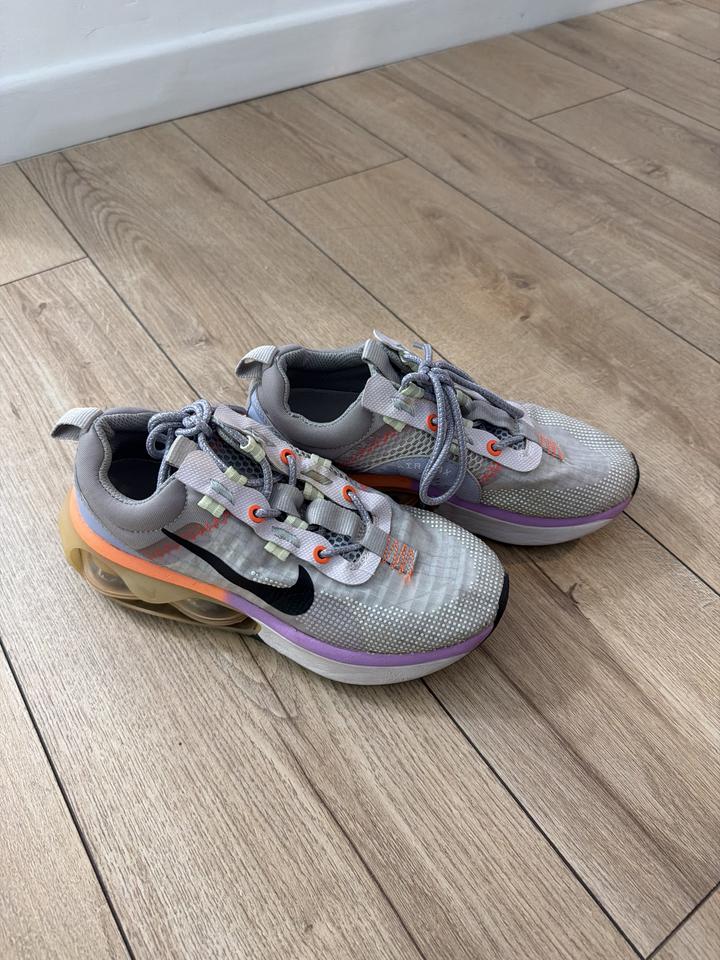Кроссовки Nike