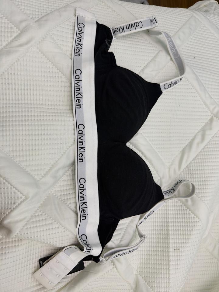 Бюстгальтер Calvin Klein