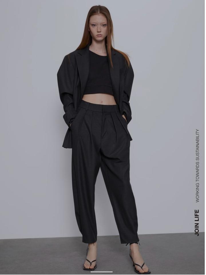Брюки со складками Zara