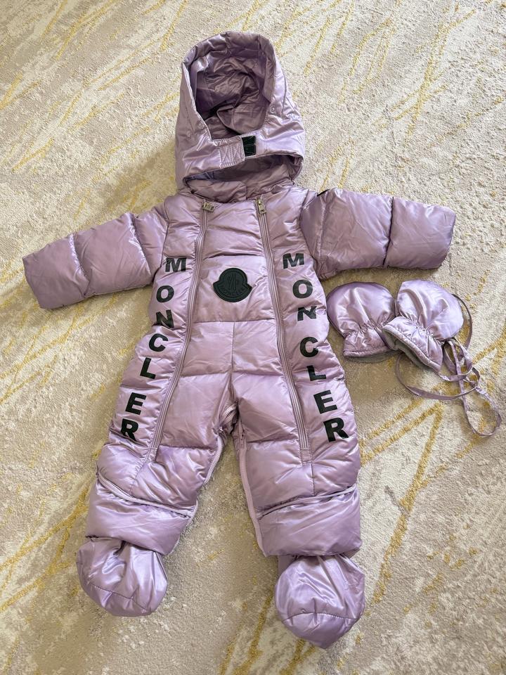 Утепленный комбинезон Moncler