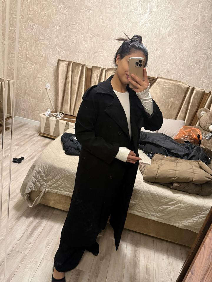 Женский черный тренч