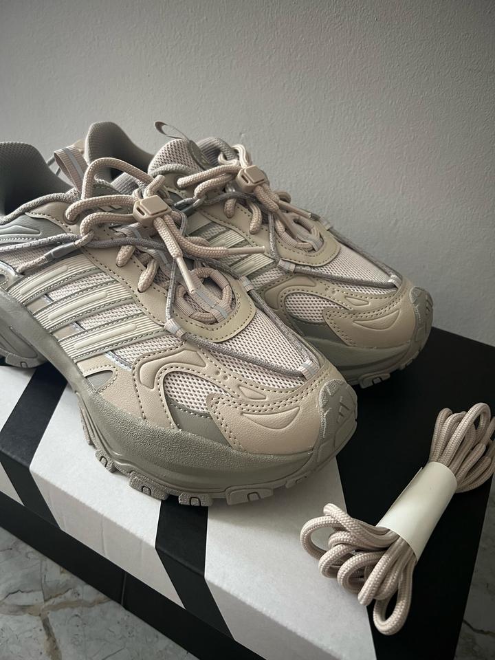 Кроссовки adidas