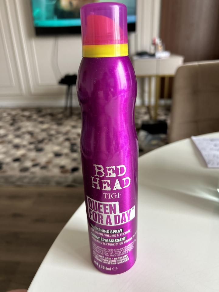 Спрей для объема волос TIGI Bed Head Queen For A Day