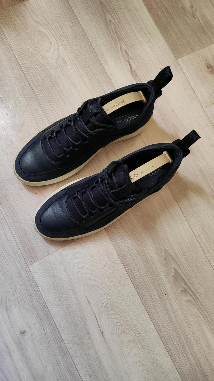 кросовки ECCO