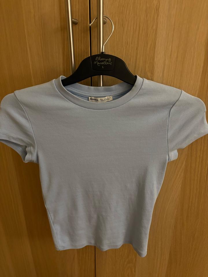 Футболка Bershka
