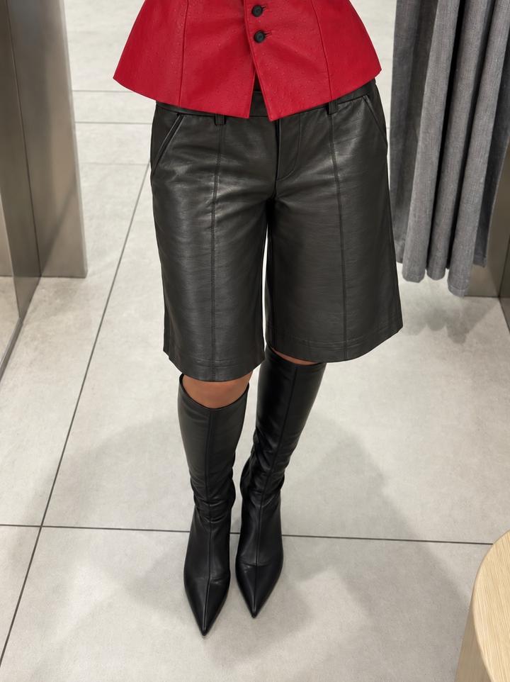 Zara Бермуды эко кожа