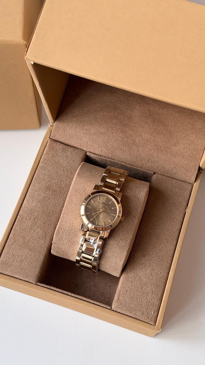 Часы новые Burberry женские