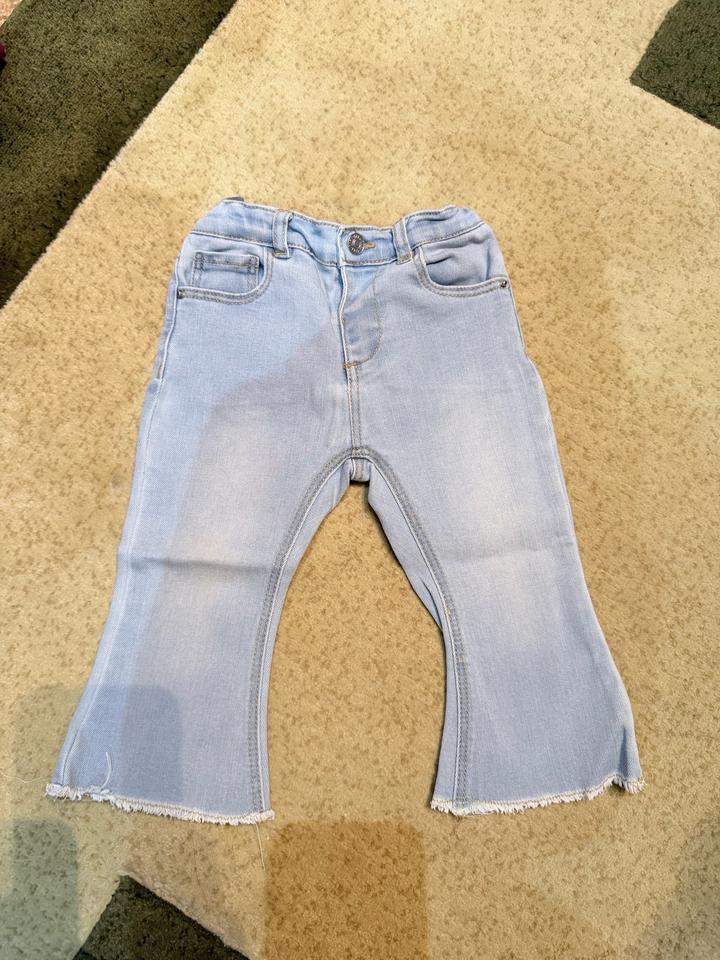 Джинсы клеш ZARA