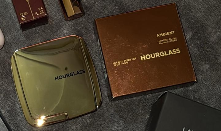 Hourglass румяна Ambient Lighting Blush