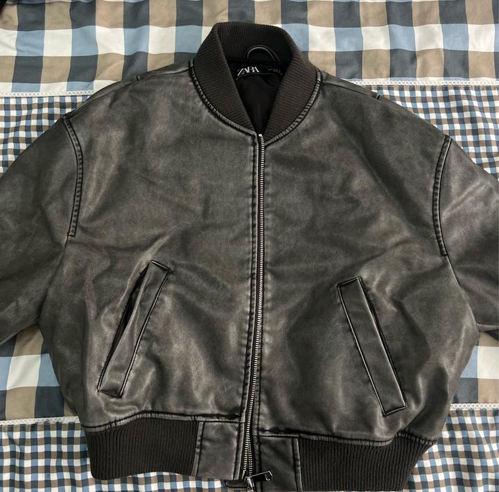 Женский бомбер ZARA