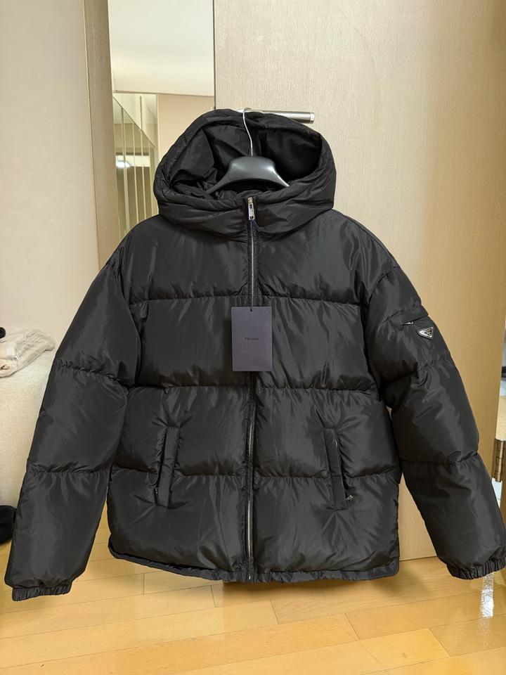 Пуховик Prada