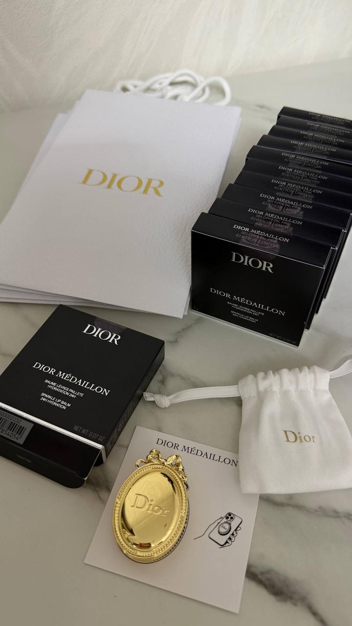 Бальзам для губ Dior Médaillon