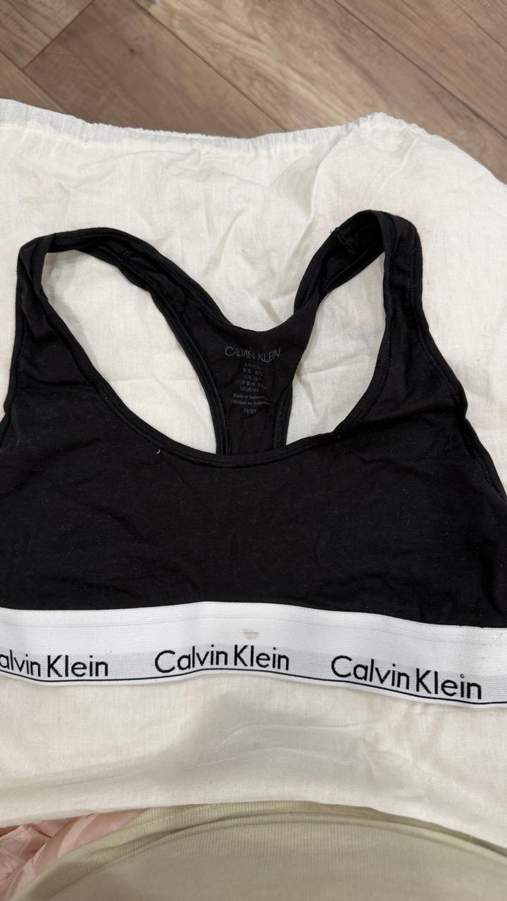 Топ Calvin Klein