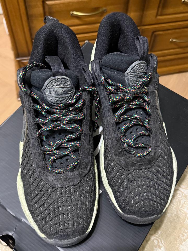 Кроссовки Nike
