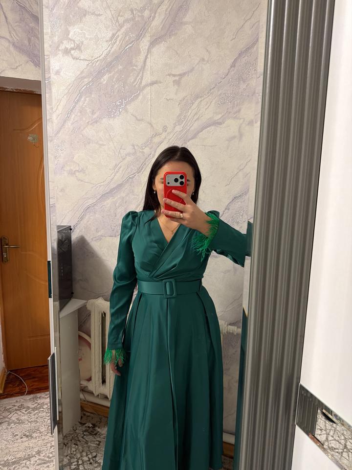 Платье с поясом