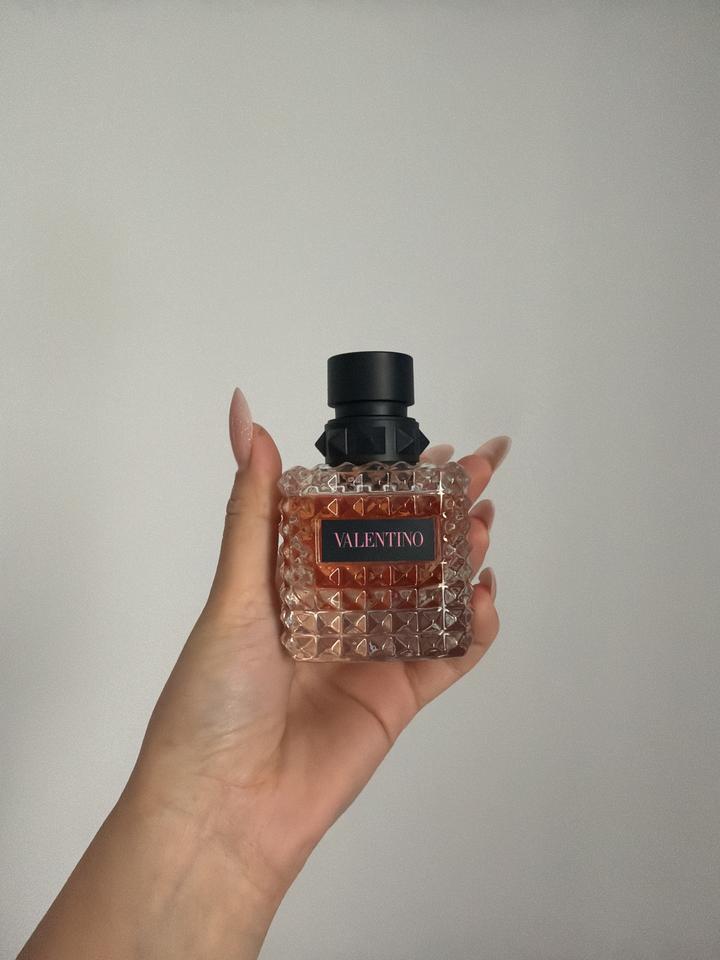 Женский парфюм Valentino