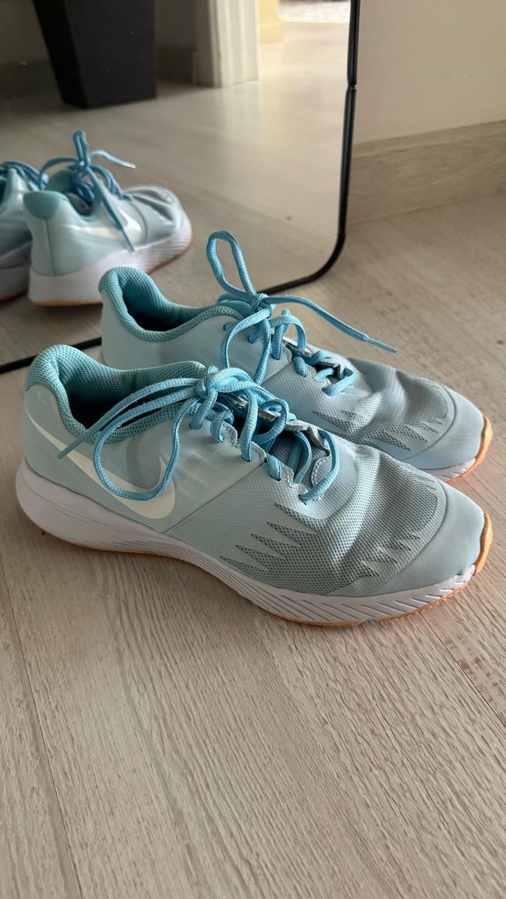 Кроссовки Nike