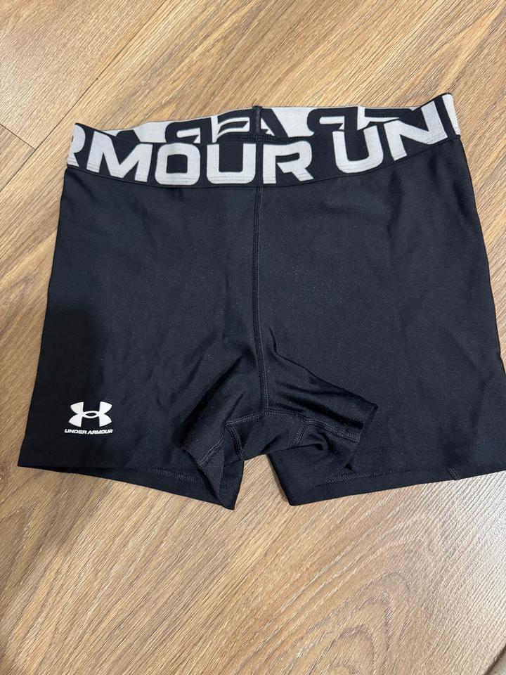 Спортивные велосипедки Under Armour