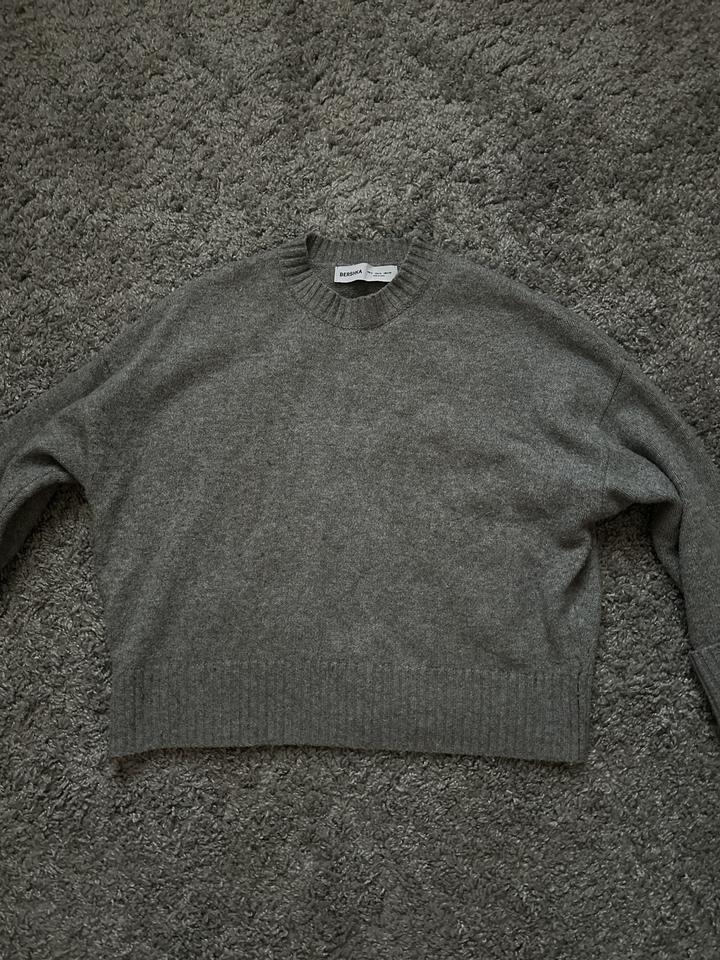 Джемпер Bershka