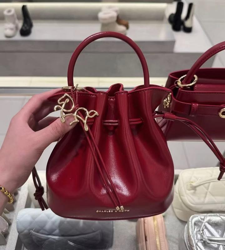 Сумка-ведро Charles & Keith
