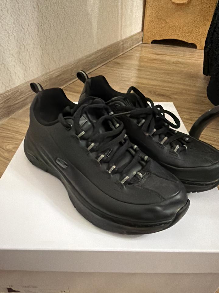 Кроссовки Skechers