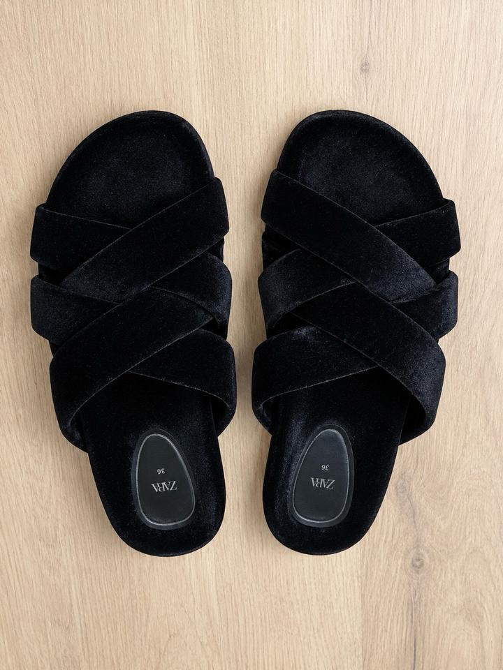 Женские шлепанцы ZARA