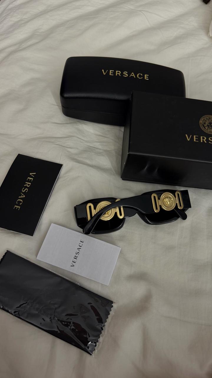 Солнцезащитные очки Versace