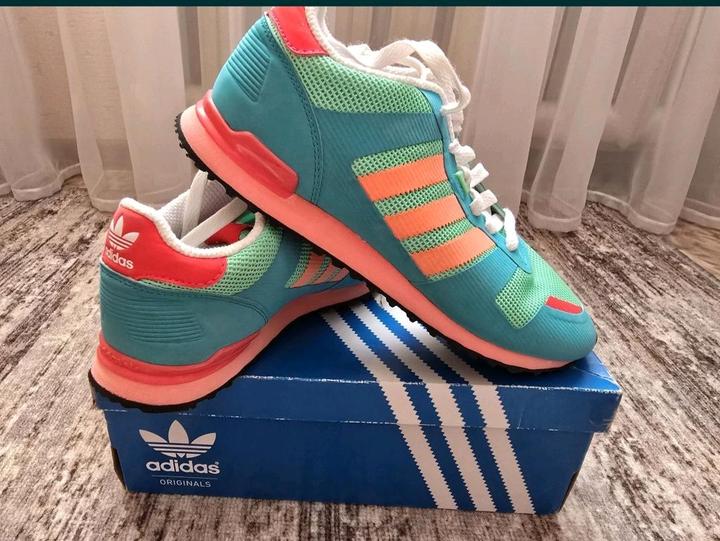 Кроссовки Adidas