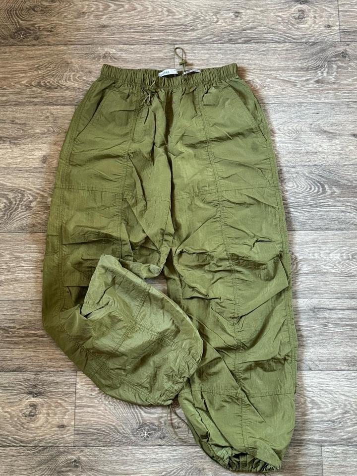 Брюки Bershka